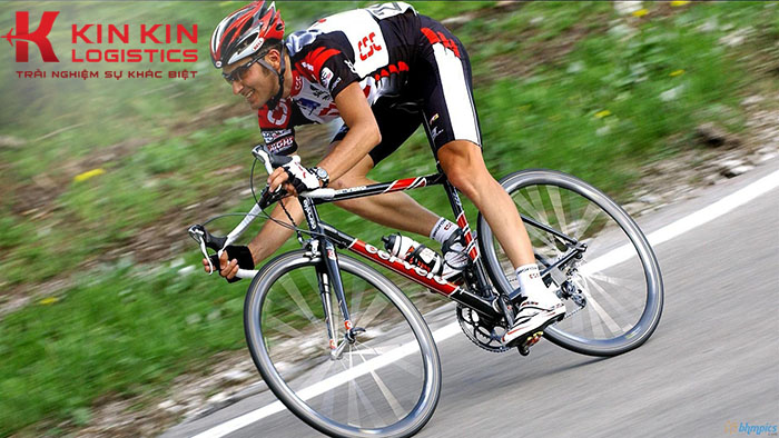 Yên xe đạp của xe đua sẽ được thiết kế khác với yên xe đạp thường