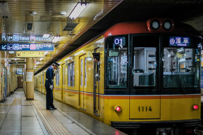 Các câu hỏi liên quan đến tàu điện ngầm Nhật