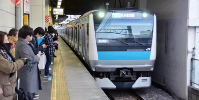 Tốc độ tàu điện ngầm Nhật Bản là bao nhiêu?