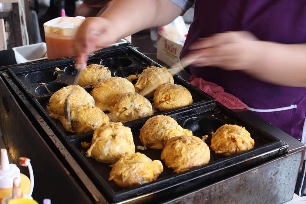 Những chiếc bánh mực thơm ngon xuất hiện lần đầu tại Osaka