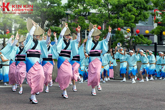 Obon thường diễn ra vào tháng 8 âm lịch hàng năm