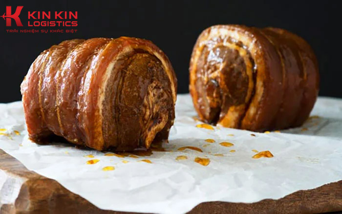 Thịt xá xíu ăn chung với mì ramen